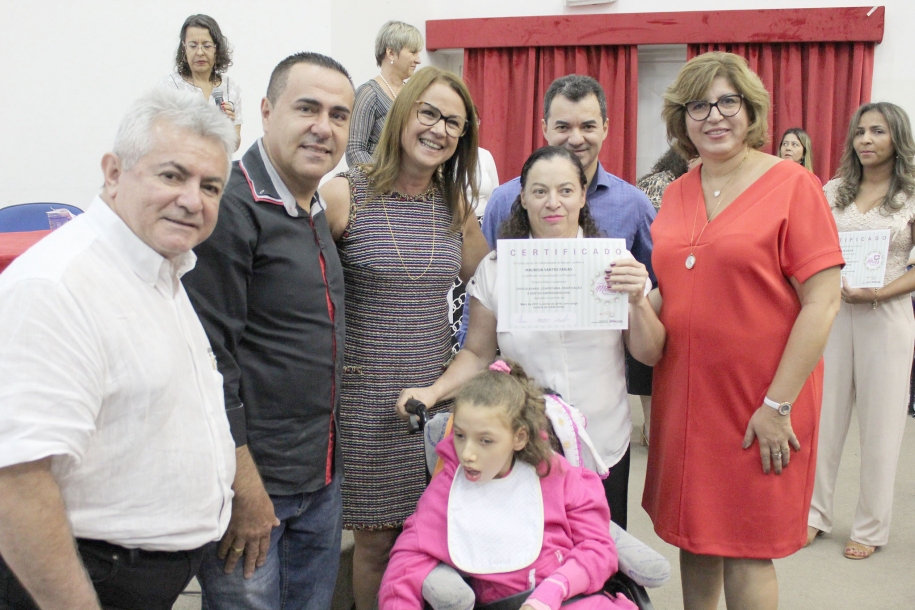 Barueri forma mais 200 pessoas nos cursos de geração de renda