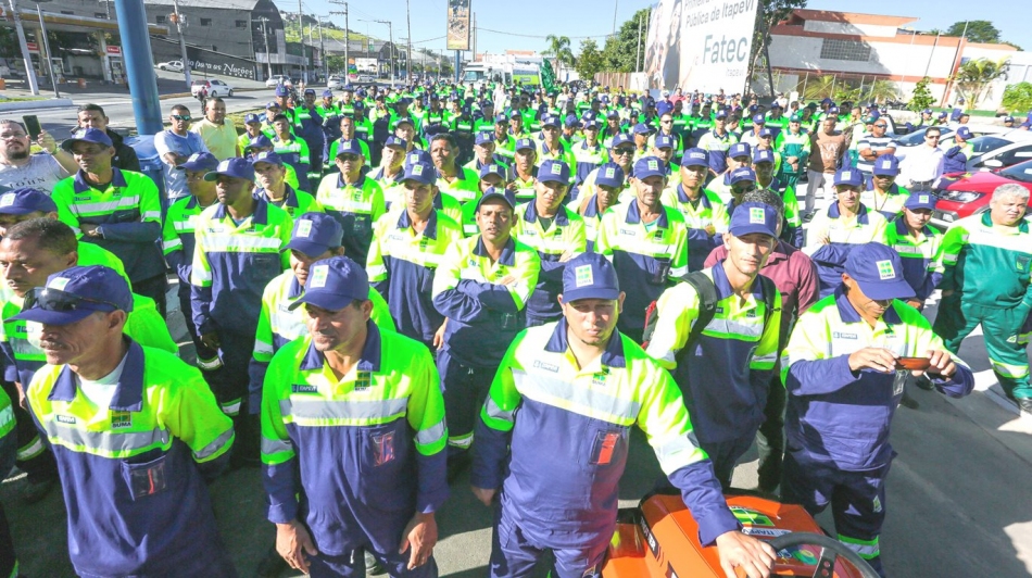 Igor Soares apresenta nova estrutura de coleta de lixo e limpeza 