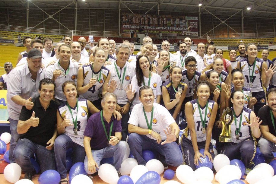 O Hinode/Barueri é campeão da superliga B de Vôlei Feminino