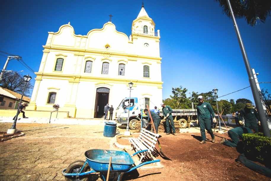 Largo da Matriz está recebendo obras de reforma e revitalização