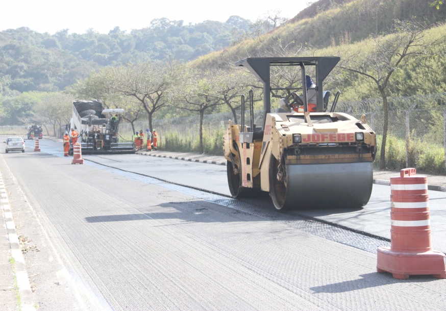 Barueri executa 126 mil metros lineares de asfalto novo na cidade