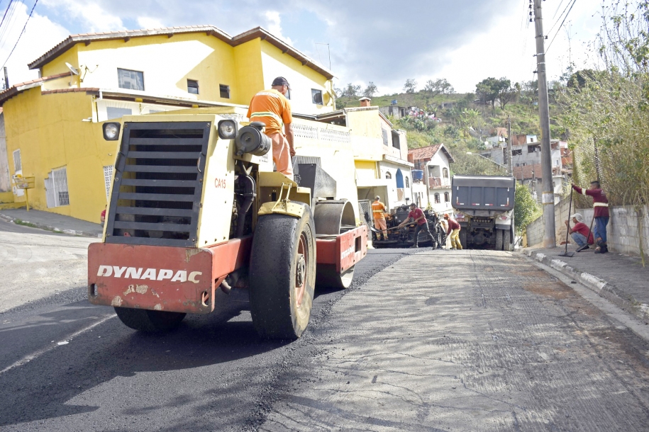 Nova gestão de Cajamar dá início ao Programa Asfalto Novo 