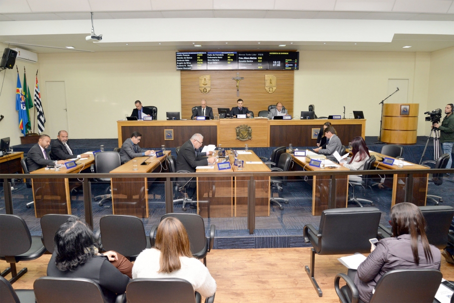 Câmara de Parnaíba outorga Medalha Suzana Dias a Elvis e Cezar 