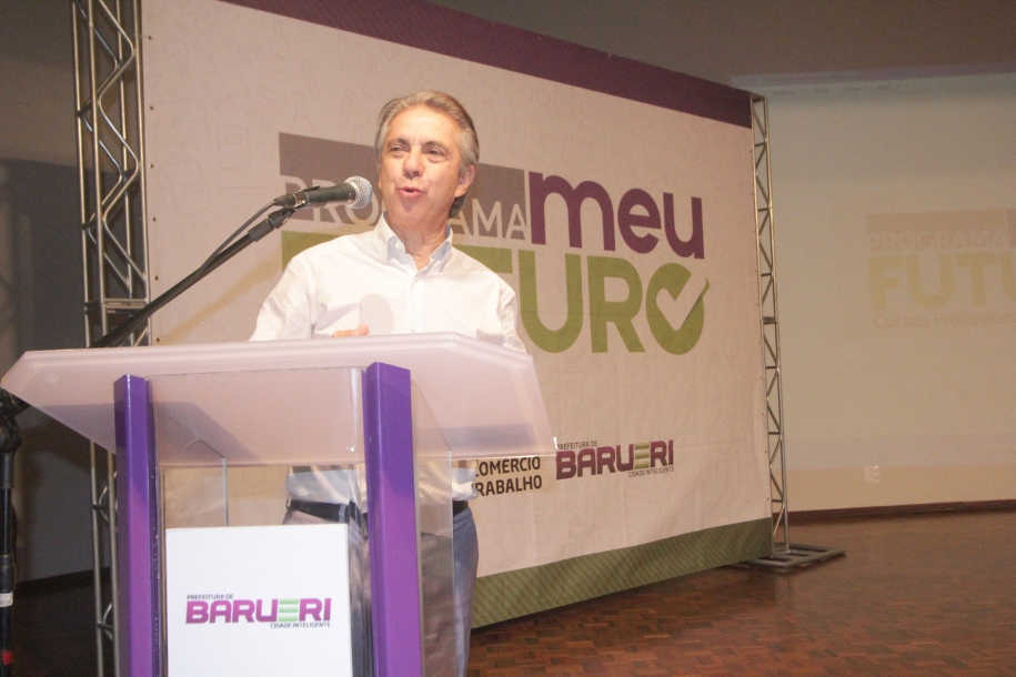 Furlan inicia nova fase do Programa Meu Futuro em Barueri