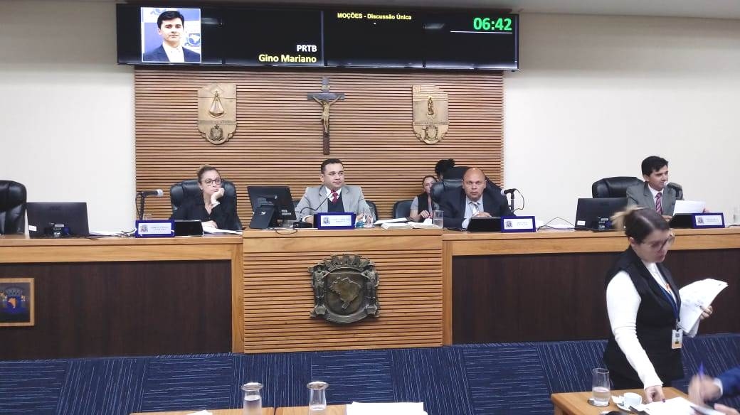 Câmara de Parnaíba homenageia atleta vencedor de corrida de rua