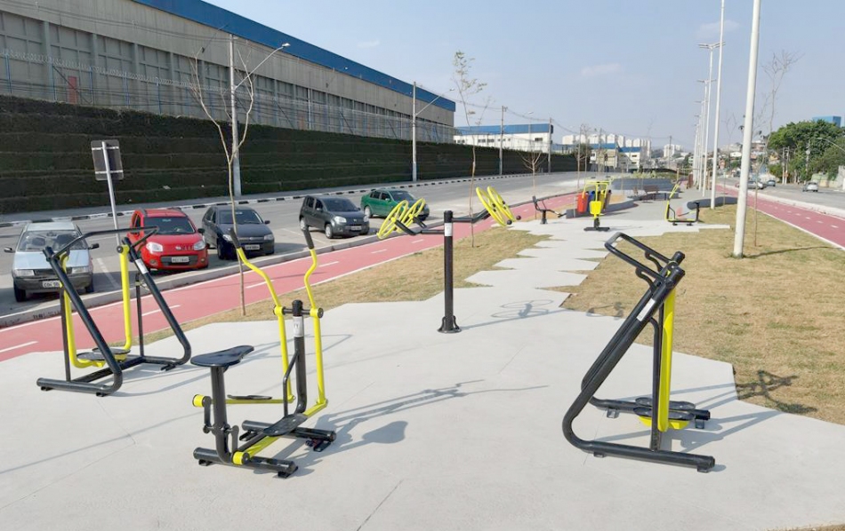 Barueri entrega nova praça com pista de cooper no Jardim Belval