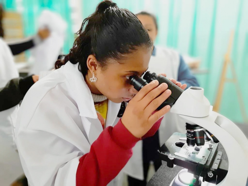 Escolas de Barueri contam com laboratórios equipados