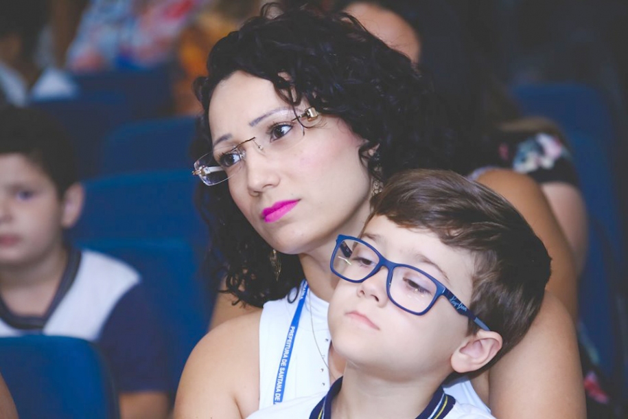 Projeto Águia entrega cerca de 80 óculos para os estudantes 