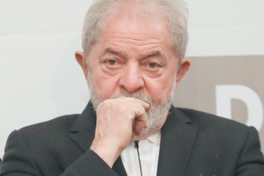 Lula é condenado a 17 anos de prisão no caso do sítio em Atibaia