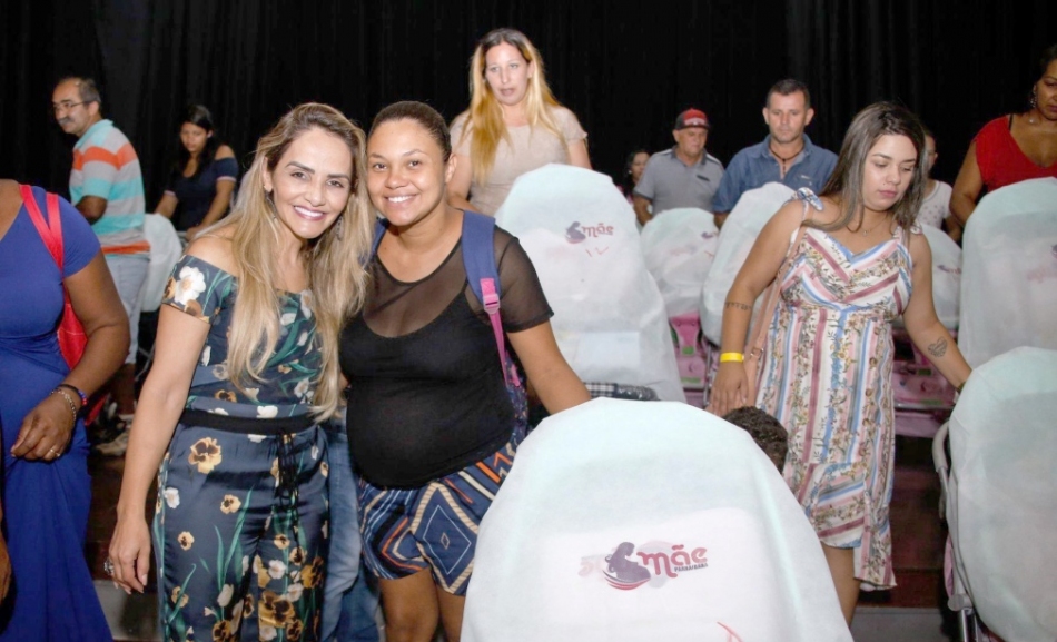 Social entrega mais 150 kits do Programa Mãe Parnaibana