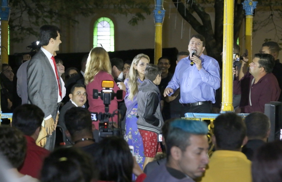 Natal de Luz reúne milhares de pessoas no Centro de Parnaíba