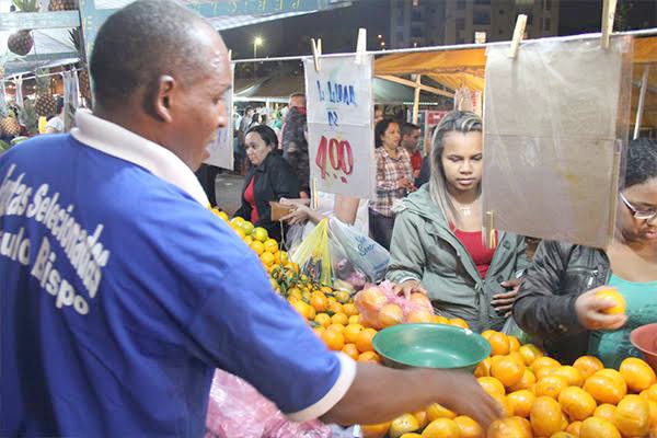 Nas semanas do Natal e Ano Novo, Feira Noturna será na segunda 