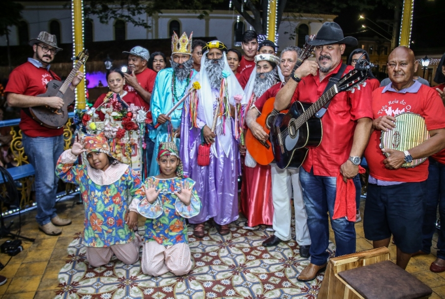 Tradicional Folia de Reis emociona os moradores e turistas 