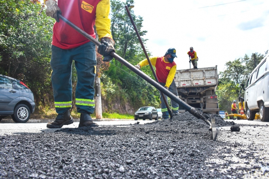 Portais recebe Operação Tapa-Buraco para melhora do tráfego