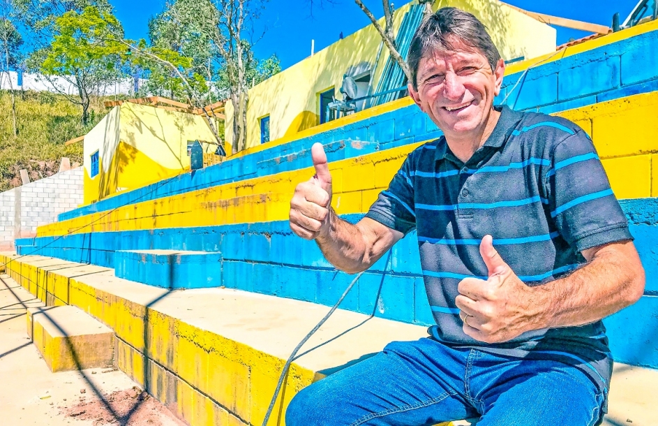 Alemão acompanha reforma geral do Campo de Futebol do Colinas