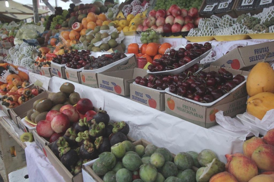 Com cuidados especiais, parte das feiras livres retoma atividades