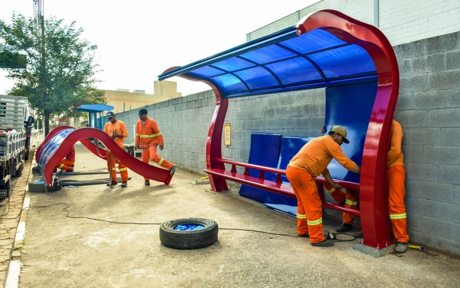 Cajamar instala novos pontos de ônibus em todos os bairros