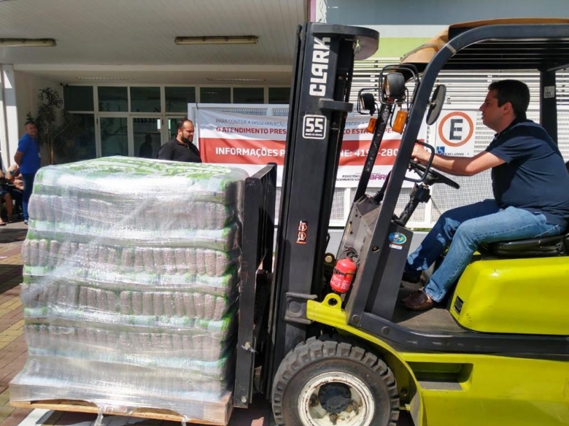 No combate à pandemia, Kicaldo doa 10 toneladas de alimentos