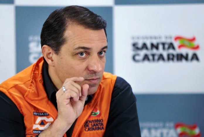 Governador autoriza retomada de profissional autônomo ao trabalho