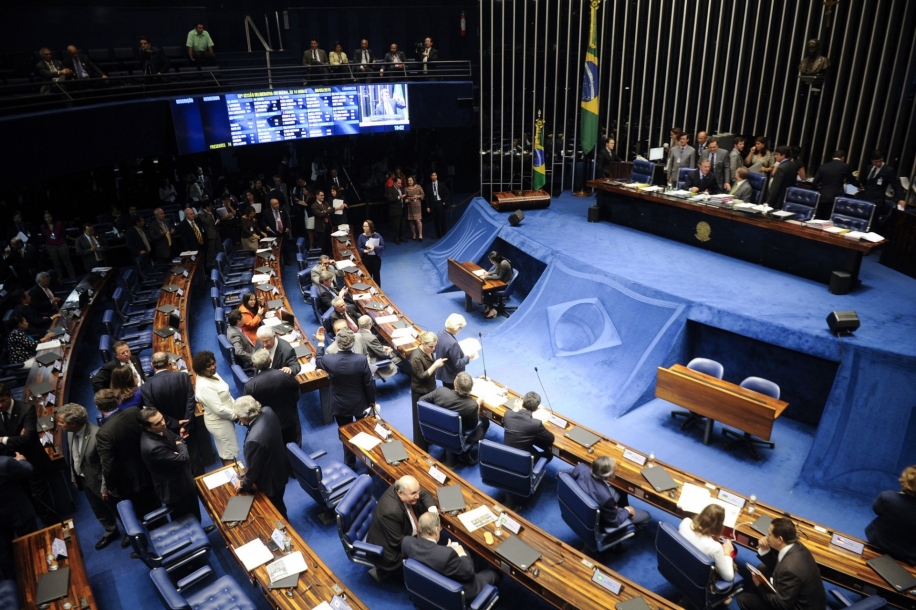 Senado aprova PEC 55 que estabelece limite nos gastos públicos