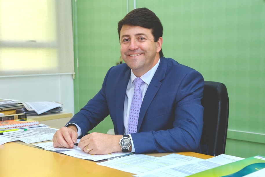 Em live, Elvis Cezar afirma que Parnaíba possui mais de 70 leitos