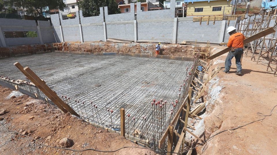 Avança construção do Complexo Aquático do bairro São Pedro