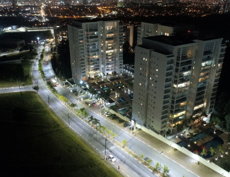 Lâmpadas de Led são instaladas nas Avenidas América e Tamboré 