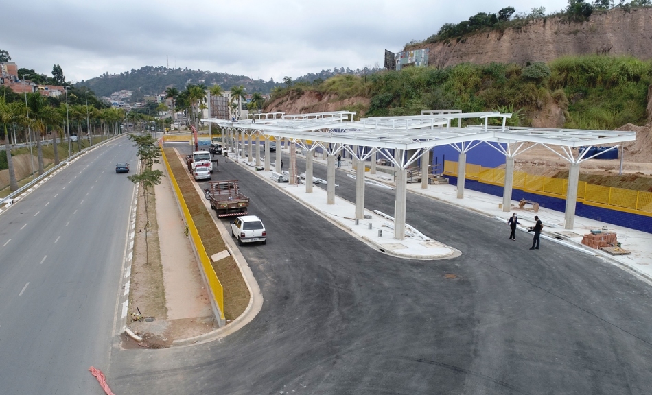 Terminal Rodoviário da Fazendinha recebe estrutura para cobertura