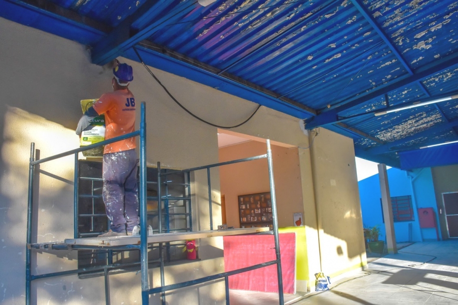 EMEB Marcus Vinicius recebe obras de revitalização