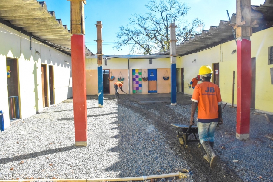 Revitalização da EMEB Dirce Eufrásio segue em andamento