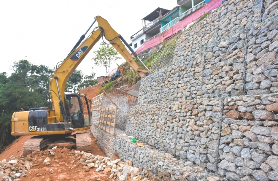 Prefeitura constrói dois muros de arrimo no Santa Terezinha