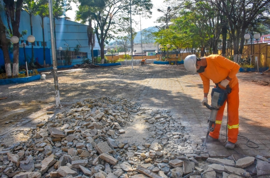 Praça de Jordanésia terá fonte, academia ao ar livre e playground