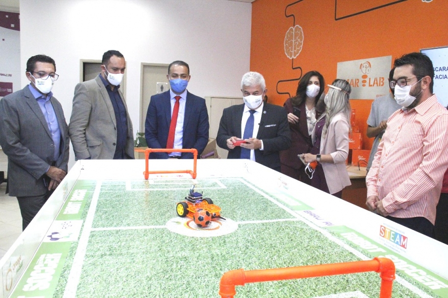 Ministro Marcos Pontes conhece a plataforma Inovação Barueri