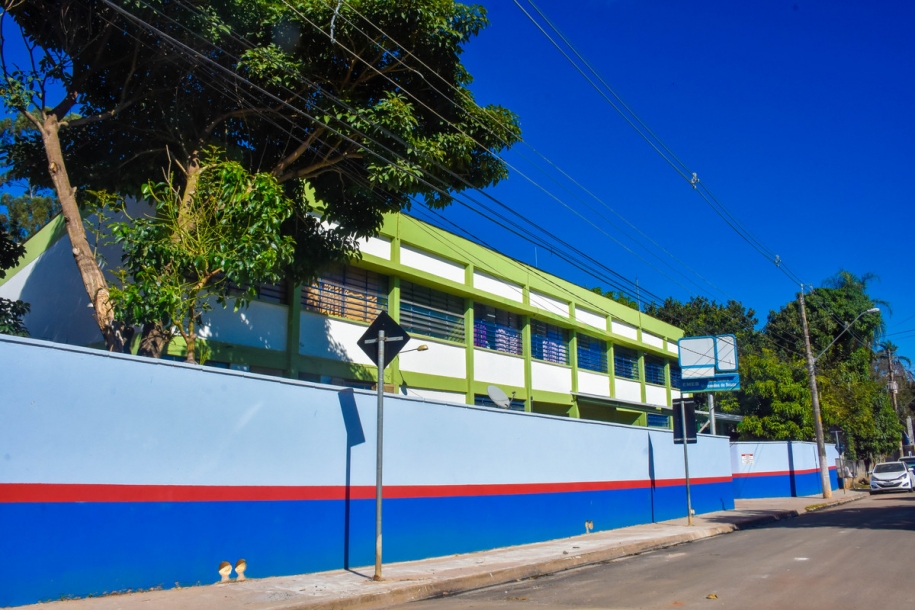 EMEB Rosa Helena recebe melhorias e padrão Colégio do Futuro