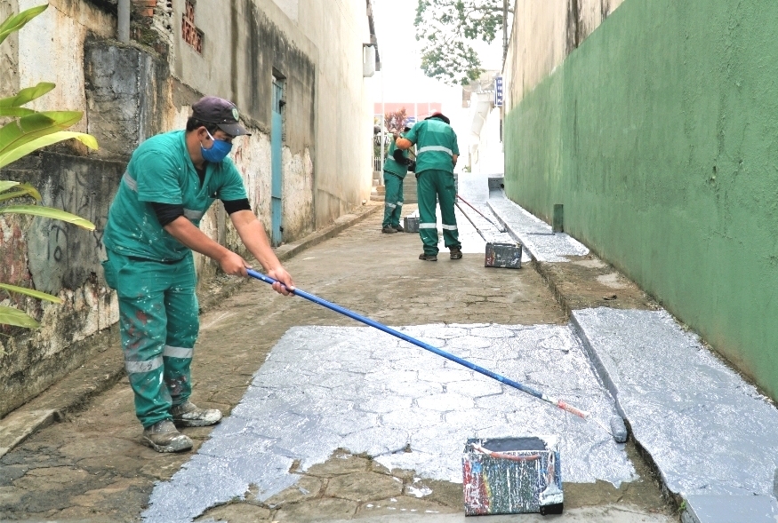 Vielas de Jordanésia recebem iluminação de LED e revitalização