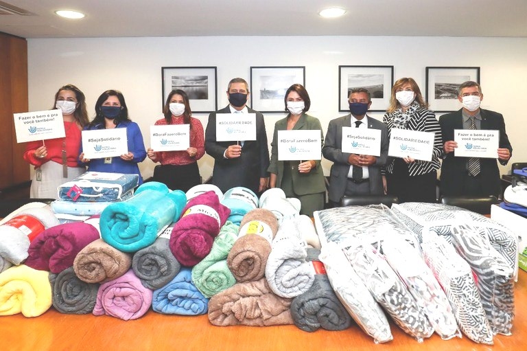 Pátria Voluntária estende campanha do agasalho 2020