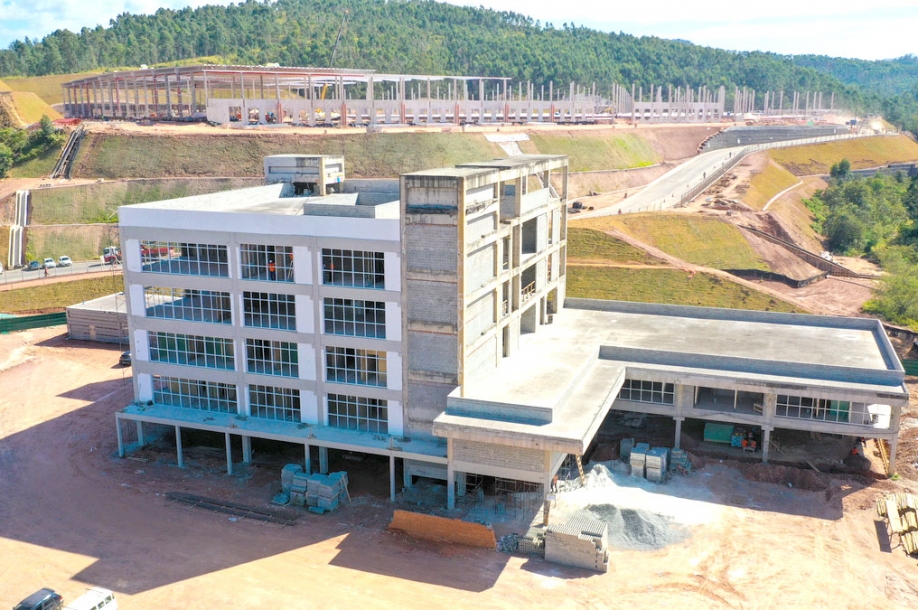 Avança construção do moderno Centro de Especialidades Médicas 