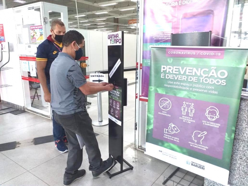 Area doa totens de álcool em gel para o Ganha Tempo Barueri