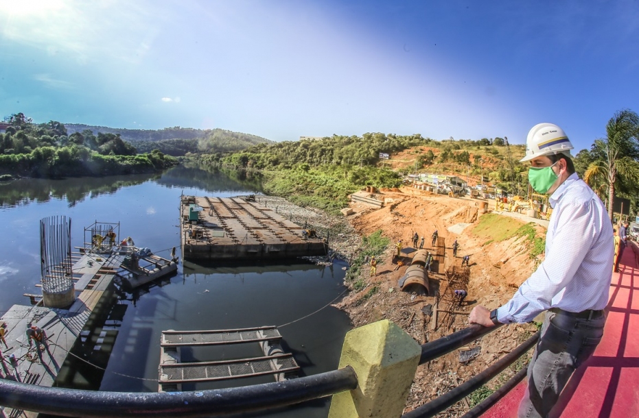 Elvis Cezar realiza vistoria nas obras da nova Ponte do Viário