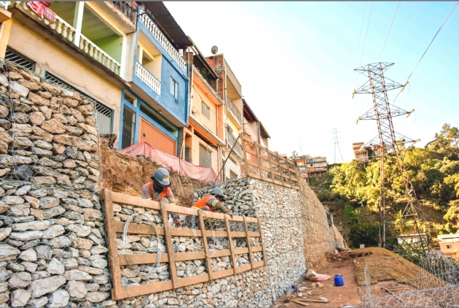 Muro de contenção do bairro Santa Terezinha está em fase final