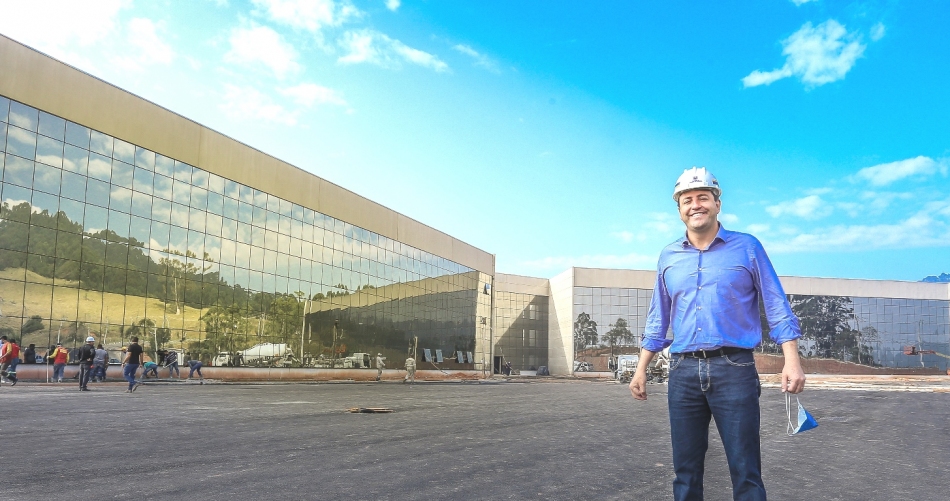 Pesquisa aponta trabalho de Elvis Cezar com 88,4% de aprovação