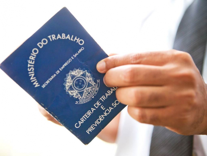 Desemprego em julho atinge 12,3 milhões de pessoas, aponta IBGE 