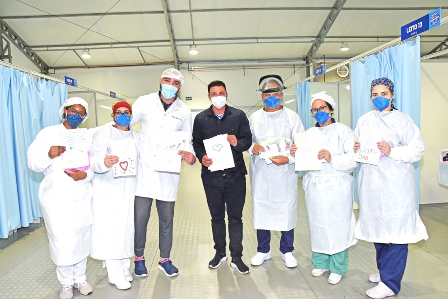 Crianças de Cajamar escrevem cartas para profissionais de Saúde 