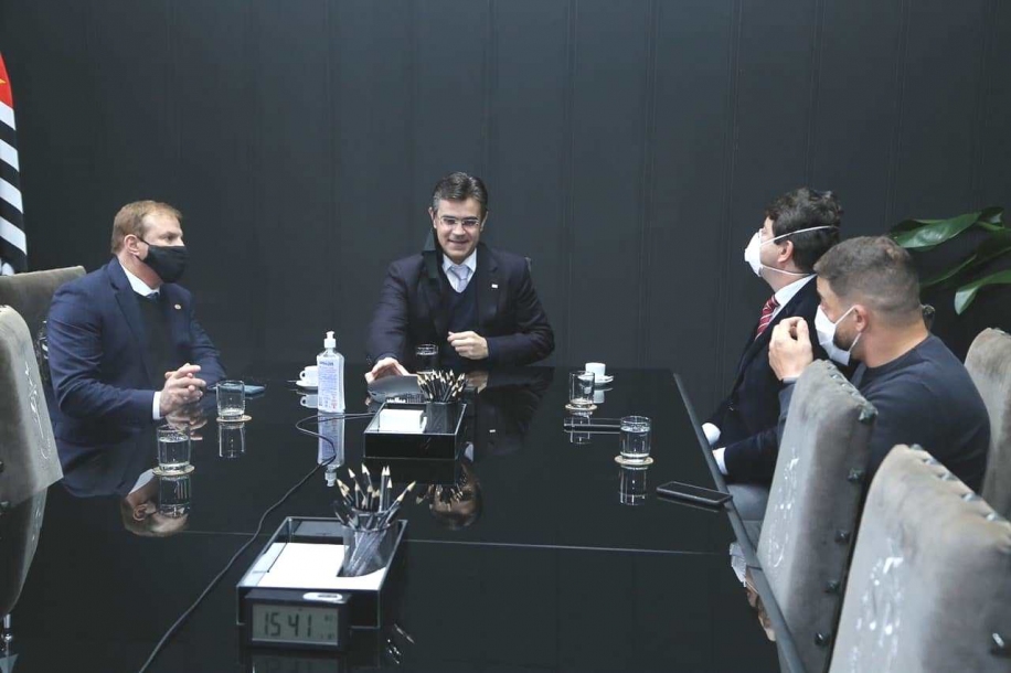 Cezar e Elvis se reúnem com o vice-governador Rodrigo Garcia