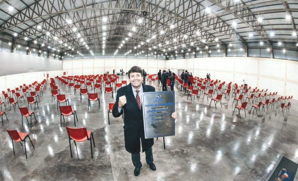 Elvis entrega Centro de Convenções de Santana de Parnaíba