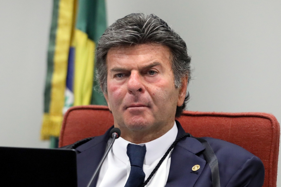 Luiz Fux assume presidência do STF com defesa da Corte 