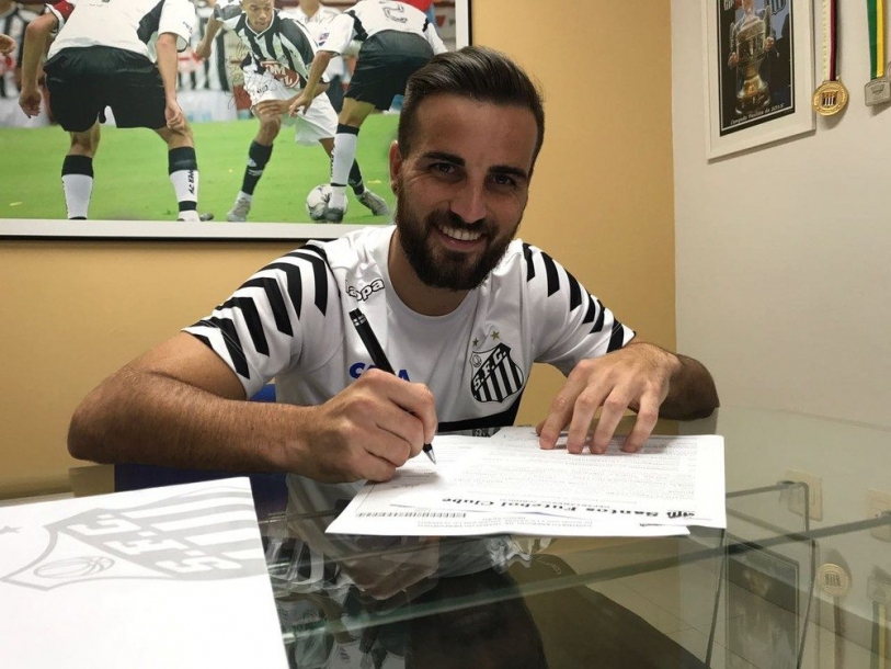 Rafael Longuine assina renovação com o Santos até 2021