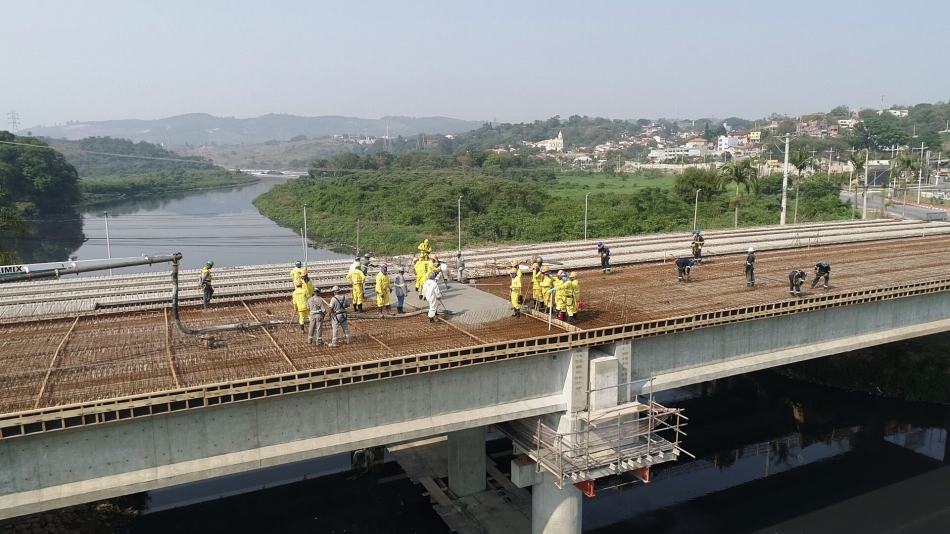 Nova ponte sobre o Rio Tietê em Parnaíba recebe a concretagem