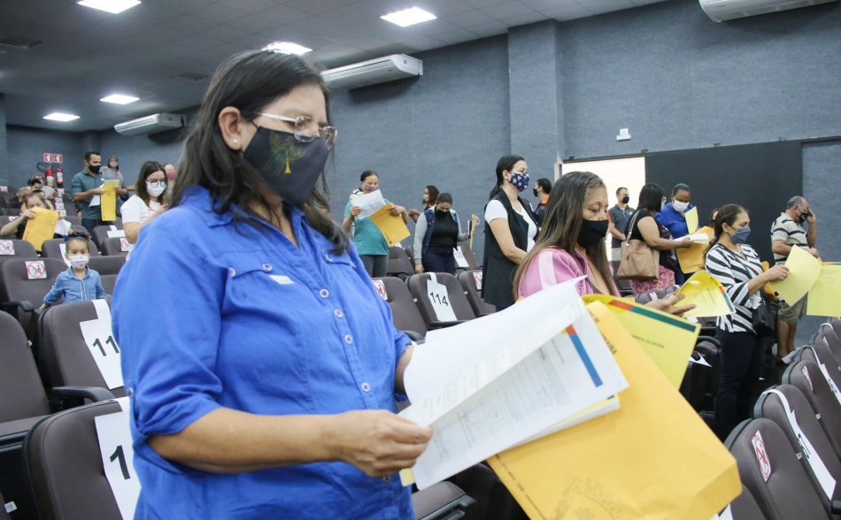 Mais de 180 famílias de Parnaíba recebem título de propriedade
