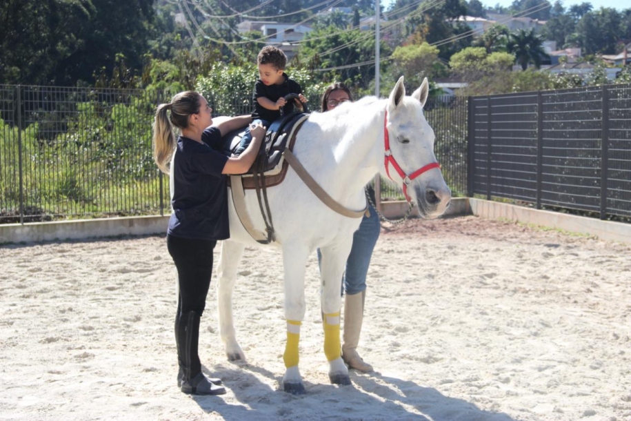 Centro de Equoterapia de Barueri completa 2 anos de funcionamento